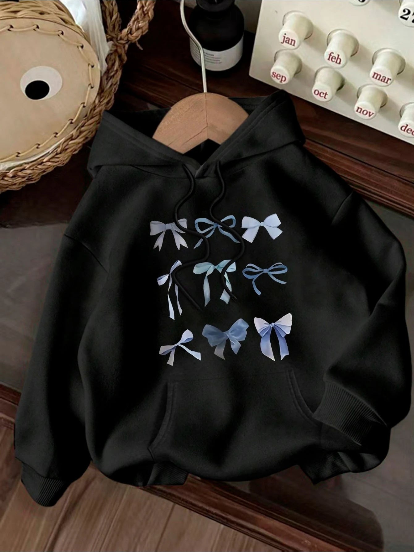 Creative Blue Bow Fresh Style Printed Hoodie for Women in Autumn and Winter 2025 Long Sleeved Hoodie for Women's Clothing