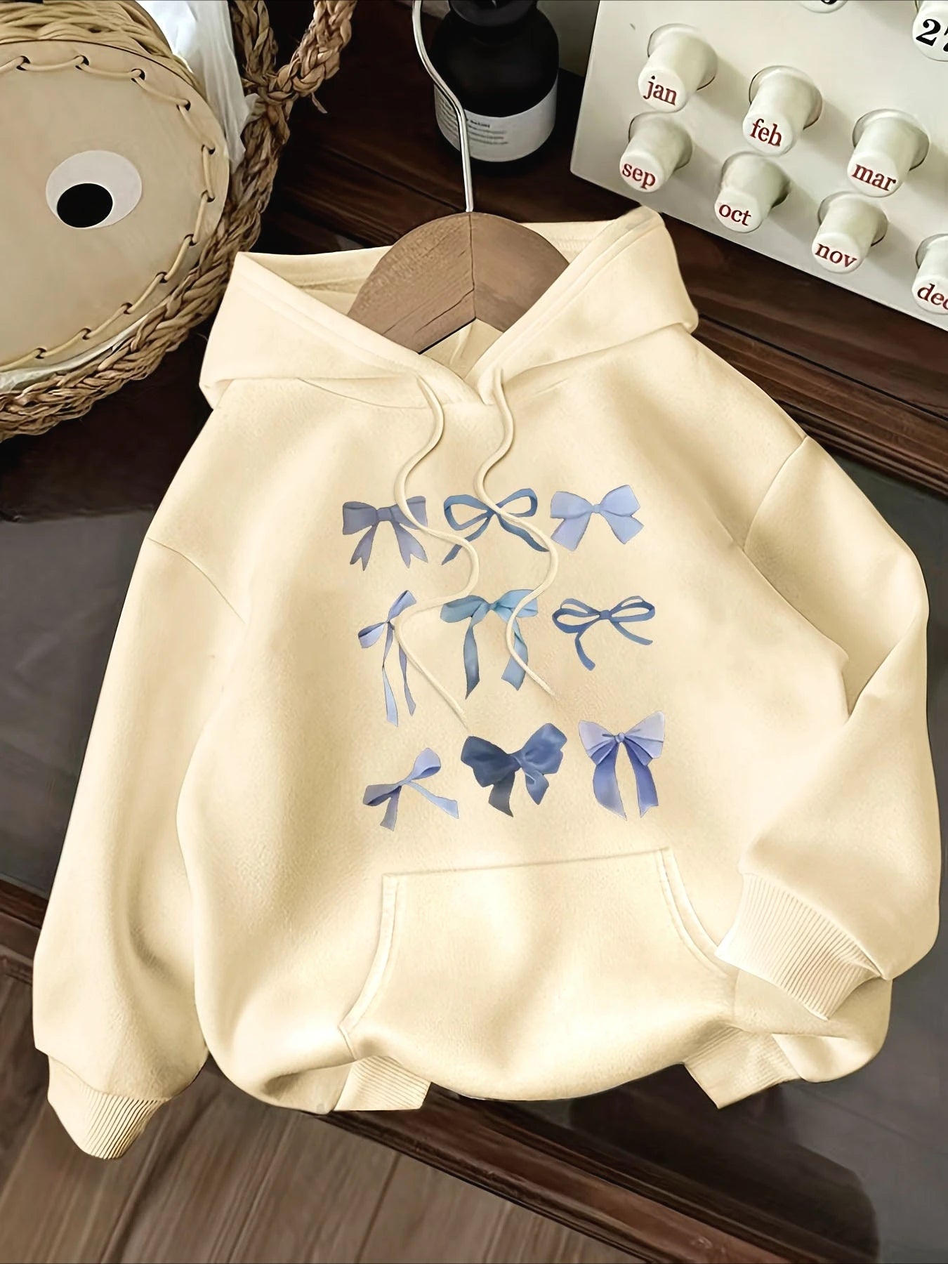 Creative Blue Bow Fresh Style Printed Hoodie for Women in Autumn and Winter 2025 Long Sleeved Hoodie for Women's Clothing