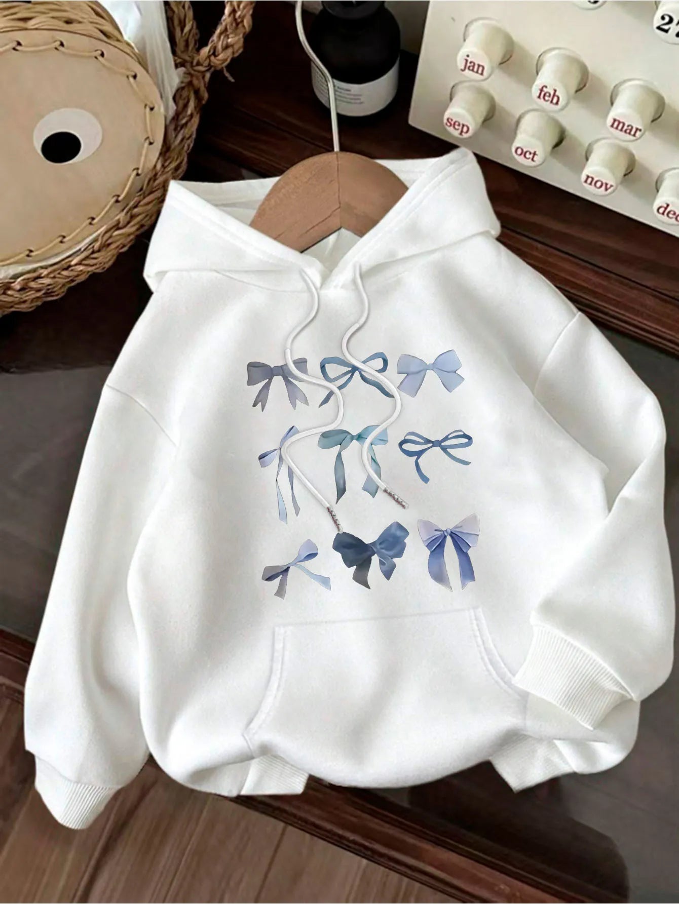 Creative Blue Bow Fresh Style Printed Hoodie for Women in Autumn and Winter 2025 Long Sleeved Hoodie for Women's Clothing