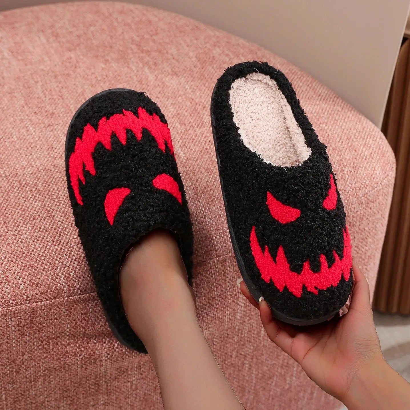 Winter home home red magic pattern cotton slippers non-slip thick bottom wool cotton slippers