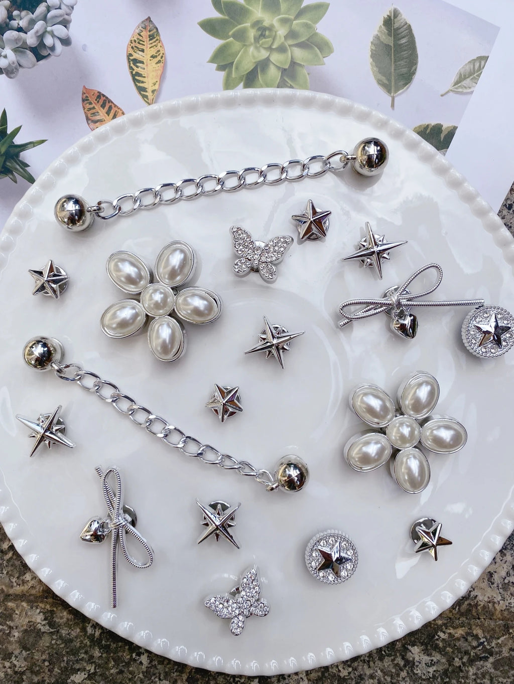 18 pieces (large flowers, bows, small butterflies, five-pointed stars, chains) Crocs with detachable retro DIY imitation pearl f