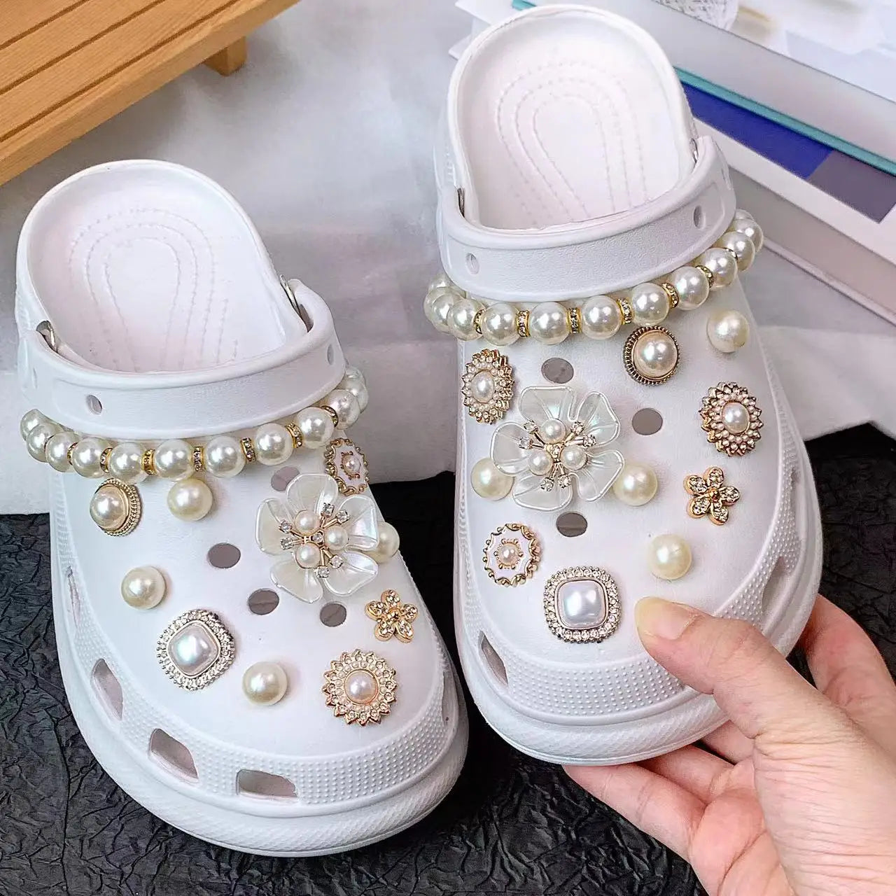 12/14Pcs Crocs Accessories, Five-Leaf Flower, Small Sunflower Set, Etc. Suitable for Crocs Decorative Accessories, Jewelry Can Be Used as a Gift for Others