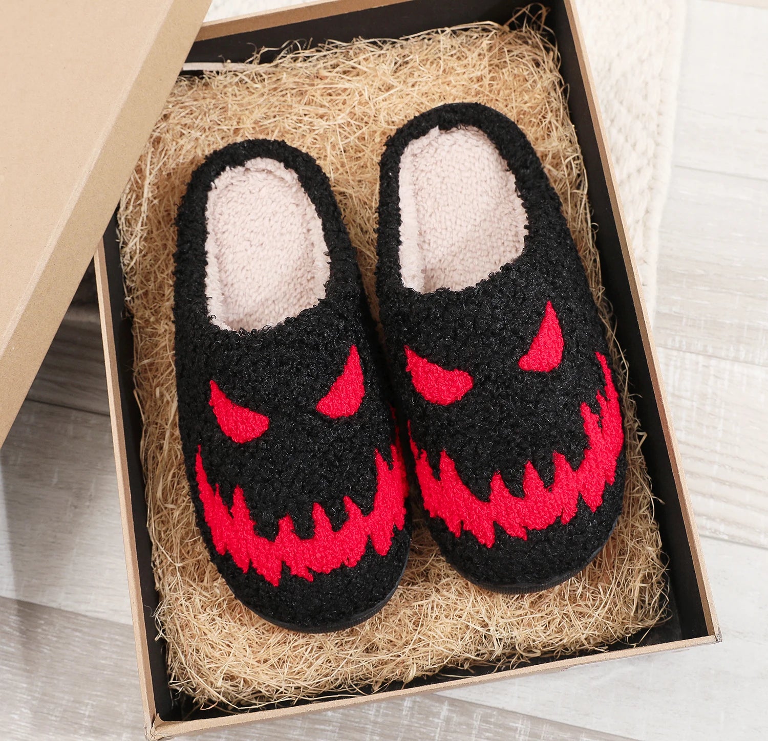 Winter home home red magic pattern cotton slippers non-slip thick bottom wool cotton slippers