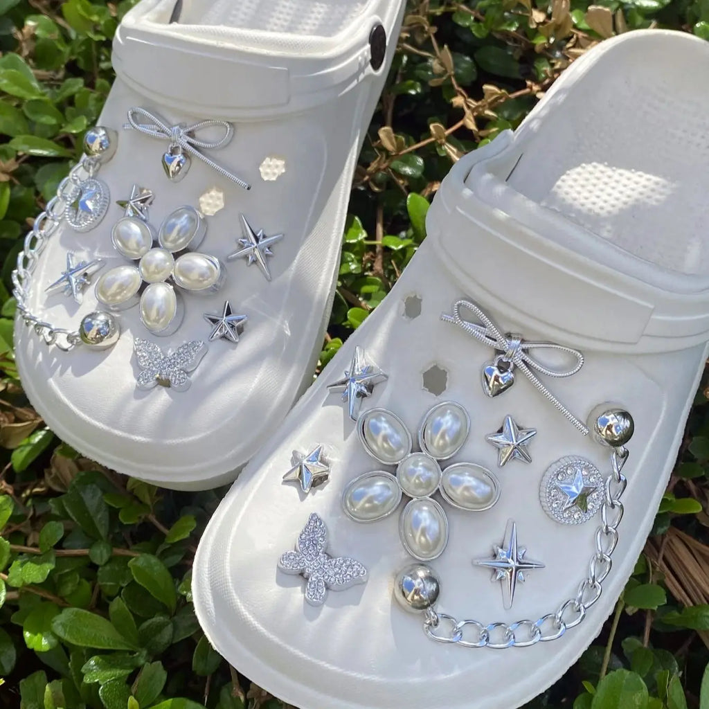 18 pieces (large flowers, bows, small butterflies, five-pointed stars, chains) Crocs with detachable retro DIY imitation pearl f