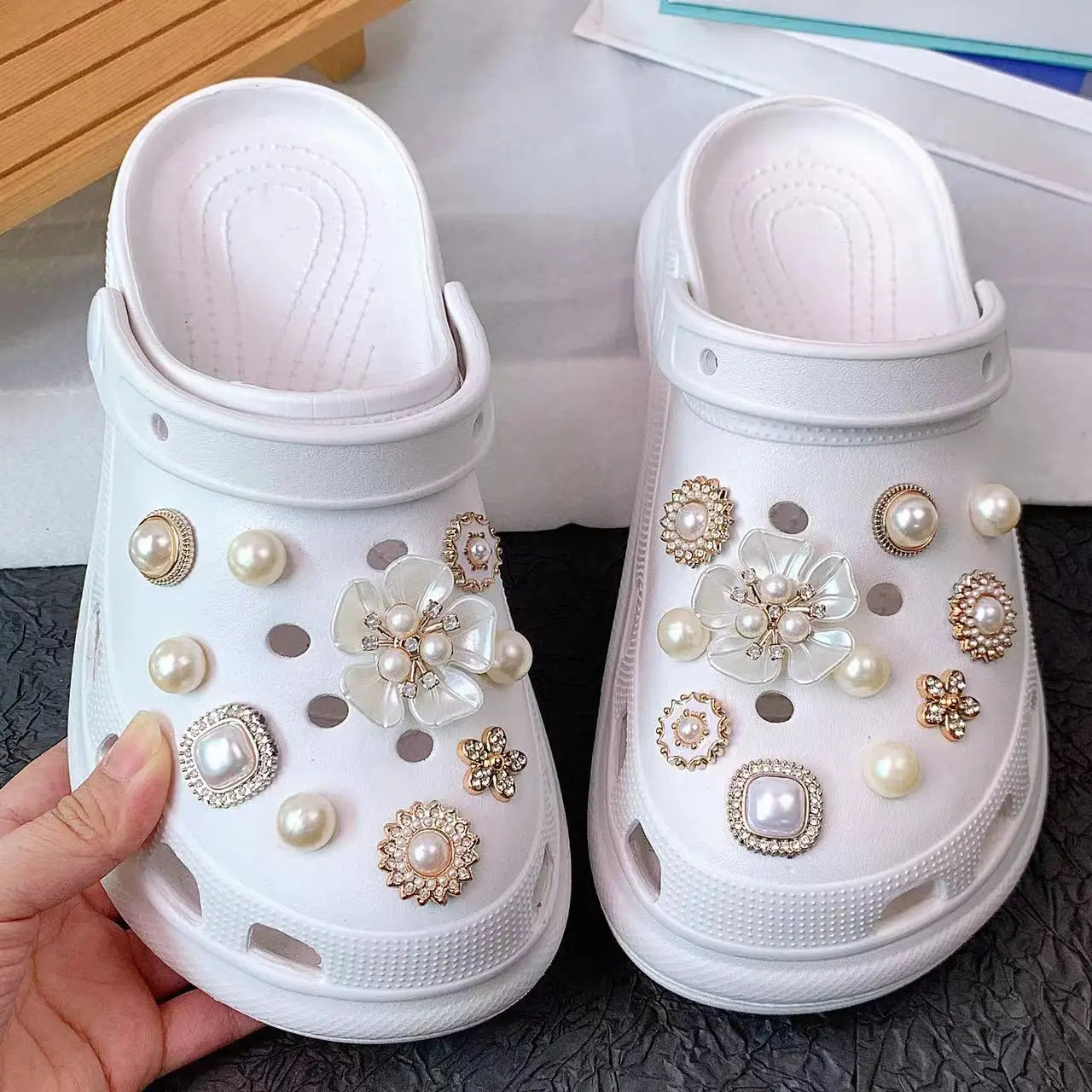 12/14Pcs Crocs Accessories, Five-Leaf Flower, Small Sunflower Set, Etc. Suitable for Crocs Decorative Accessories, Jewelry Can Be Used as a Gift for Others