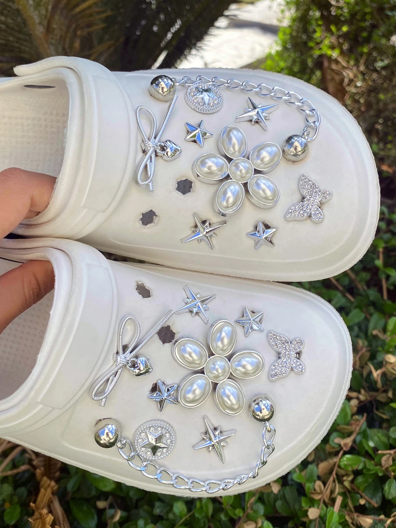 18 pieces (large flowers, bows, small butterflies, five-pointed stars, chains) Crocs with detachable retro DIY imitation pearl f