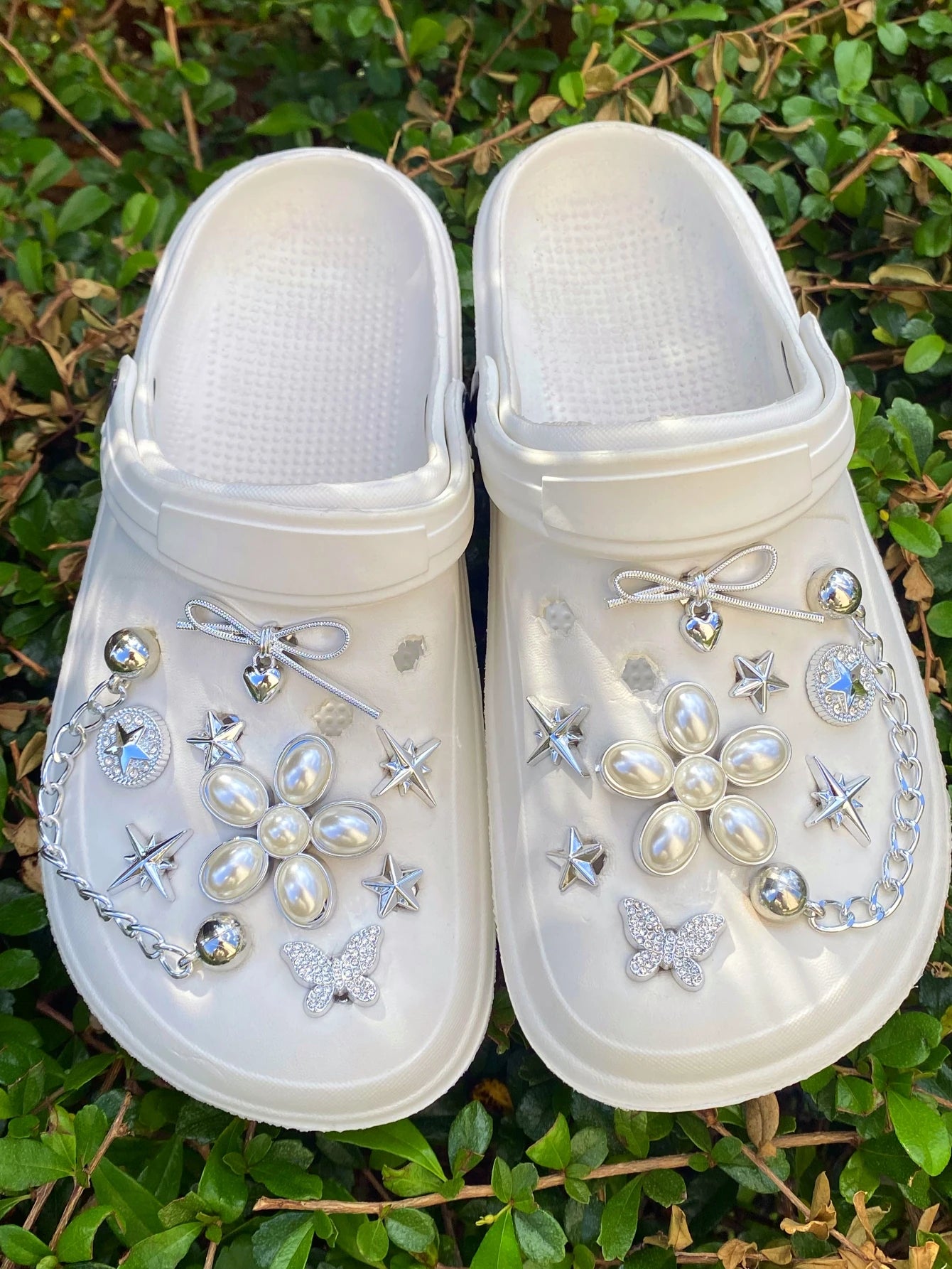18 pieces (large flowers, bows, small butterflies, five-pointed stars, chains) Crocs with detachable retro DIY imitation pearl f