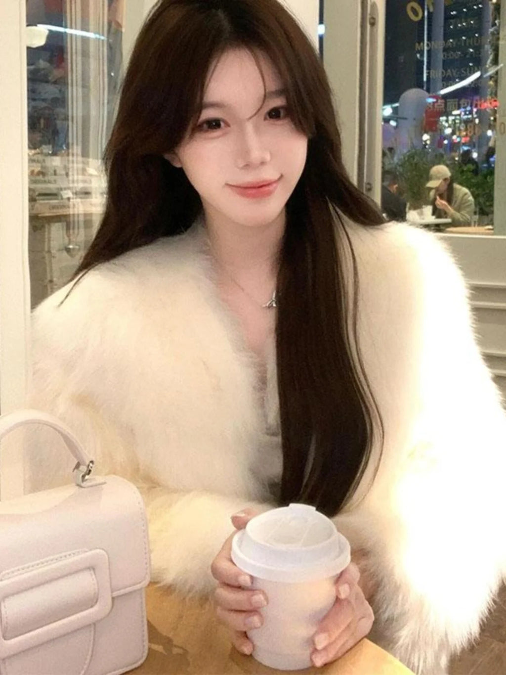 Winter 2025 Women's ort  Fur Coat Warmth Pure Color V-ne Padded Jaet Luxury Brand Lady's Clothing Faionable