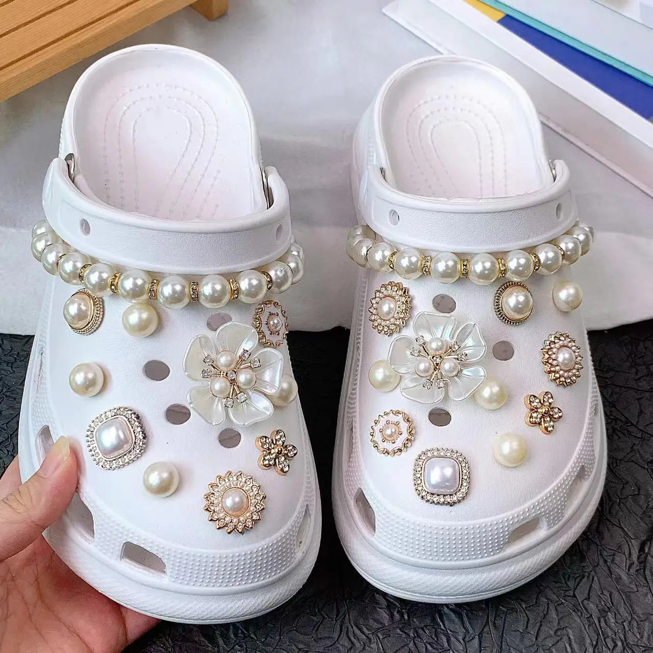 12/14Pcs Crocs Accessories, Five-Leaf Flower, Small Sunflower Set, Etc. Suitable for Crocs Decorative Accessories, Jewelry Can Be Used as a Gift for Others